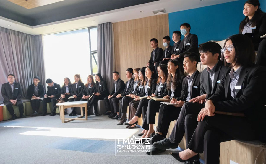 中山市福玛仕家具有限公司全体销售人员总结会现场